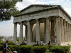 O Templo de Hefesto (449 a. C.)  um templo grego drico, localizado em Atenas, com a entrada original virada ao leste. <br> <br> Palavras-chave: paisagem religiosa, templo, sagrado, Hefesto, Atenas. 